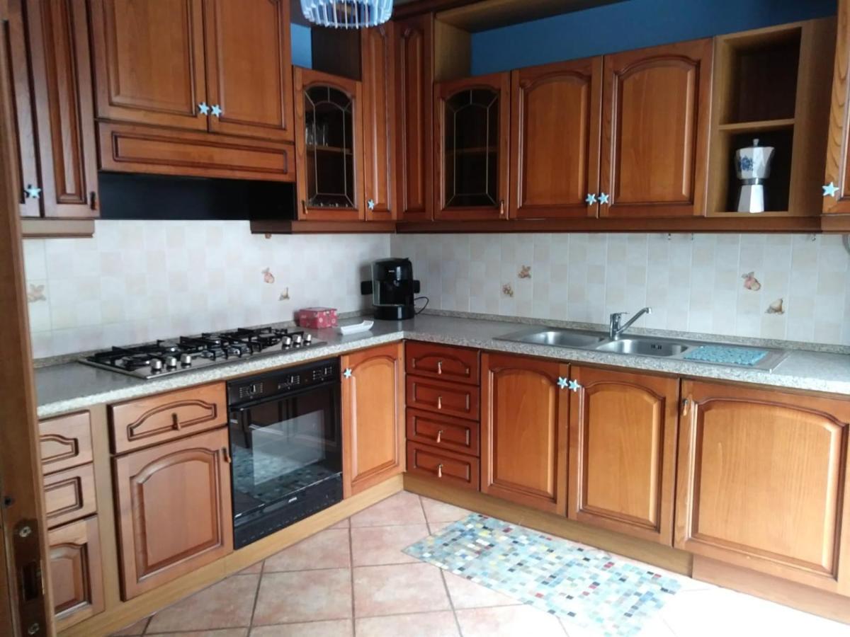 Casa Vacanza Il Glicine Casale Corte Cerro Exterior foto